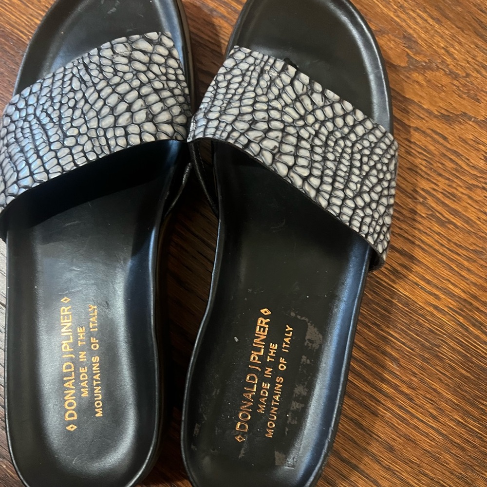 Donald J. Pliner Black Slide Sandals with Gray Textured Strap